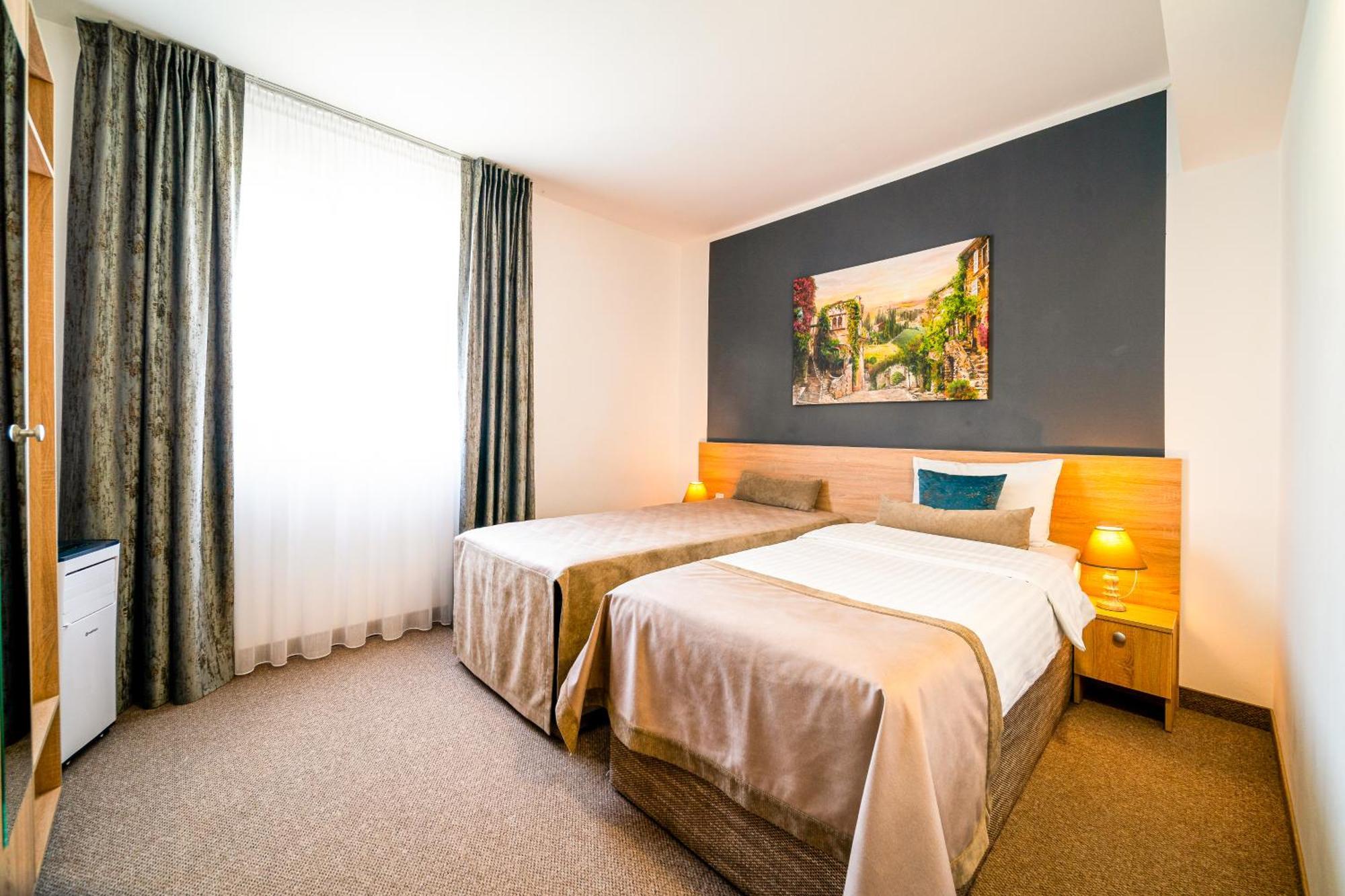 Hotel RK Ghimbav Eksteriør billede
